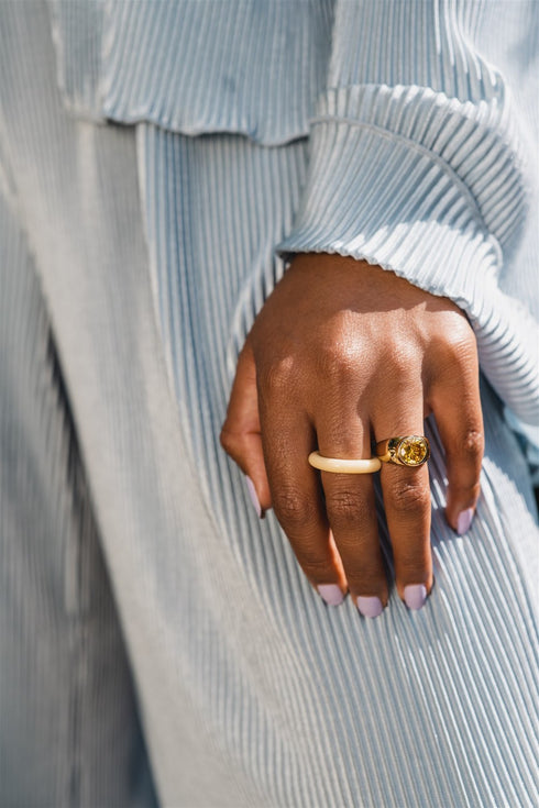 GLAZEN RING PASTEL GEEL